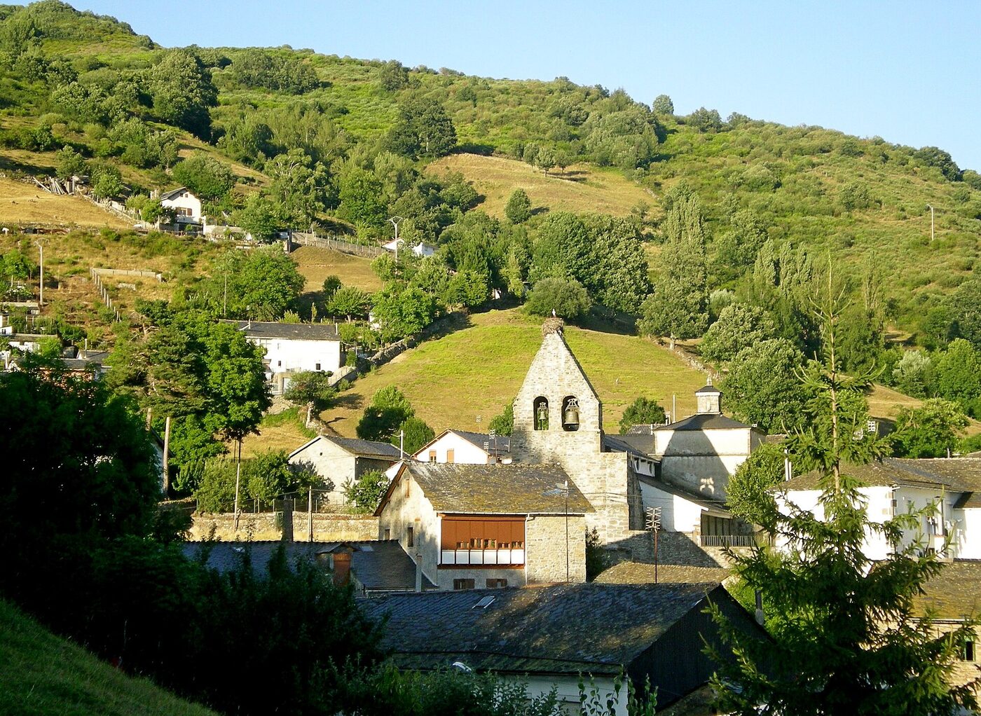 Iglesia de San Miguel en Villablino