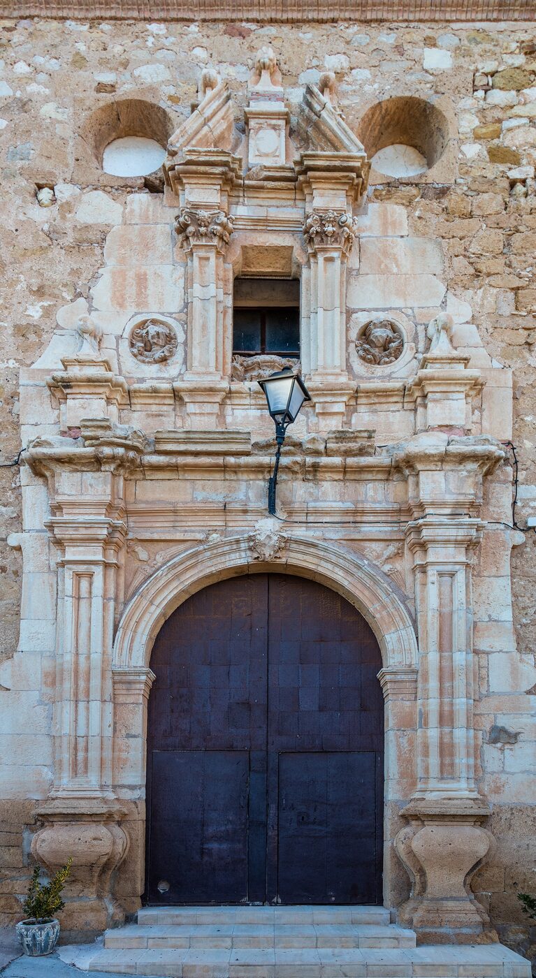 Iglesia Parroquial de La Santa Cruz en Plou