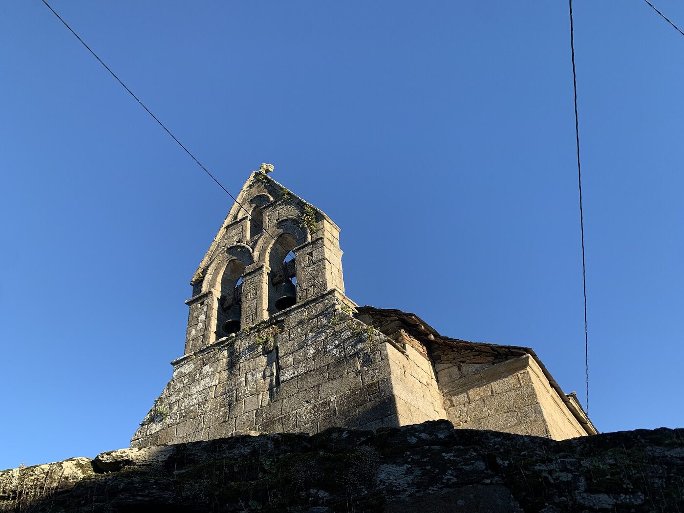 Igrexa de San Pedro de Alais en O Castro de Caldelas