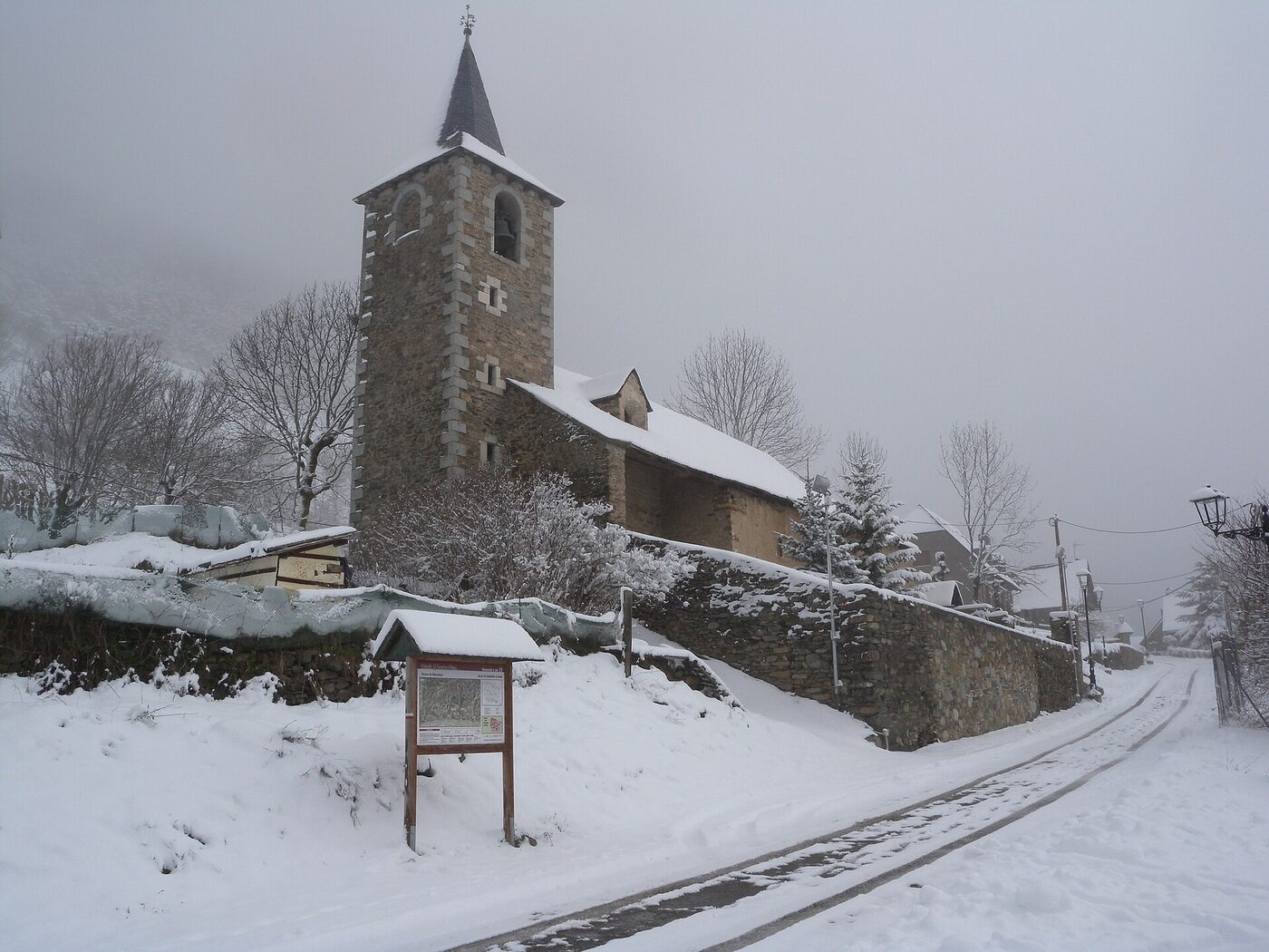 Sant Pau de Mont en Viella Mitg Arán