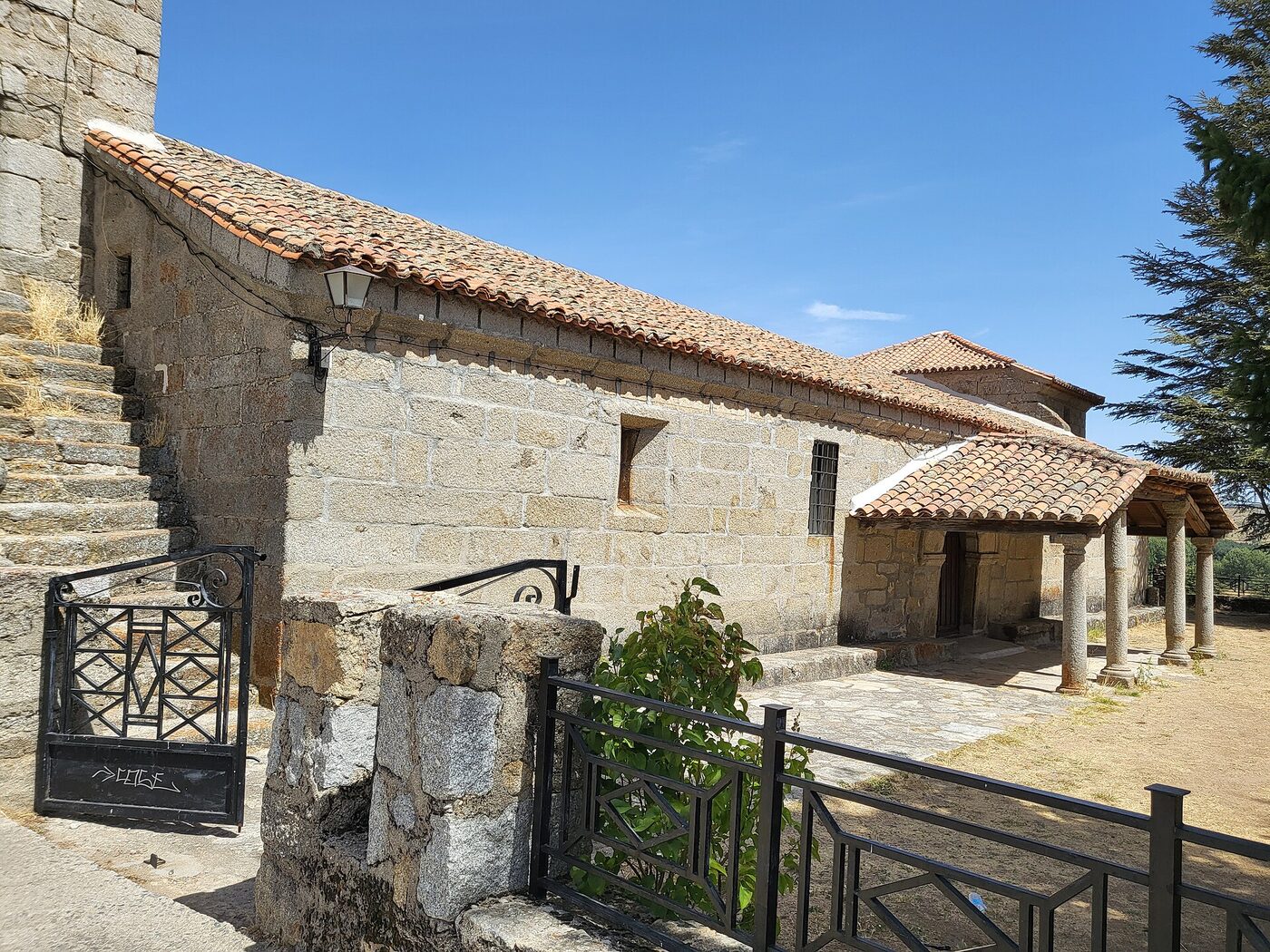 Iglesia de San Benito Abad en Navarredonda de Gredos