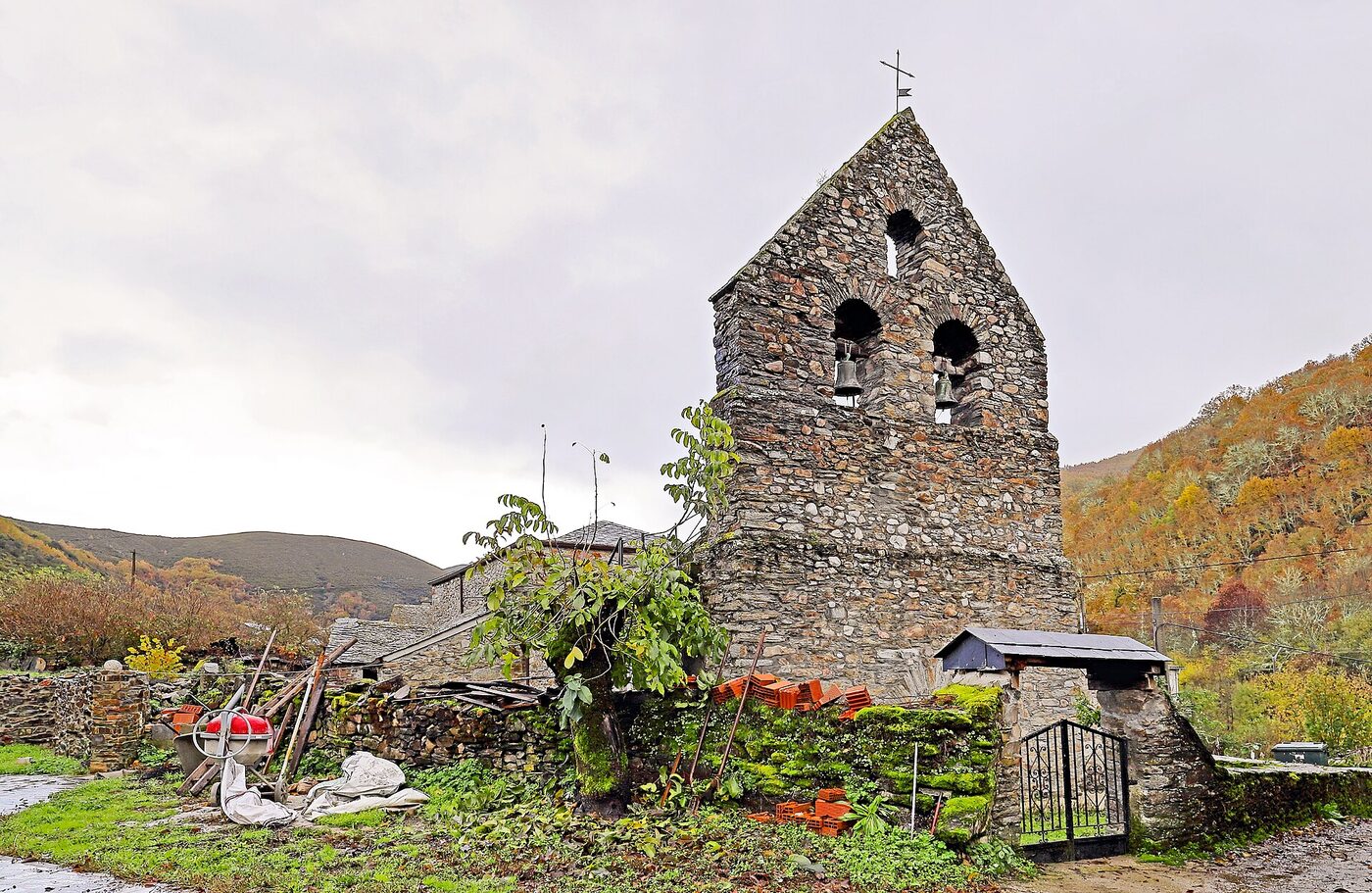 Igrexa de Santa Lucía de Vilar de Aceiro en Villafranca del Bierzo
