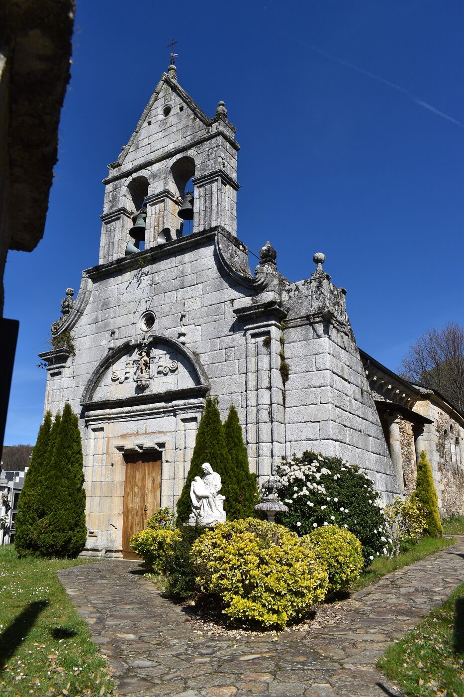 Igrexa de San Xoán de San Martiño en Viana do Bolo