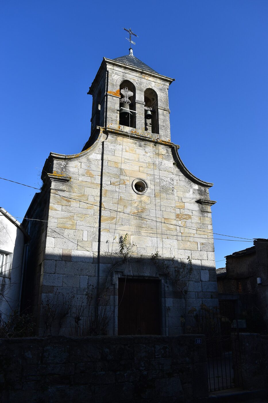 Igrexa de Santiago de San Mamede en Viana do Bolo