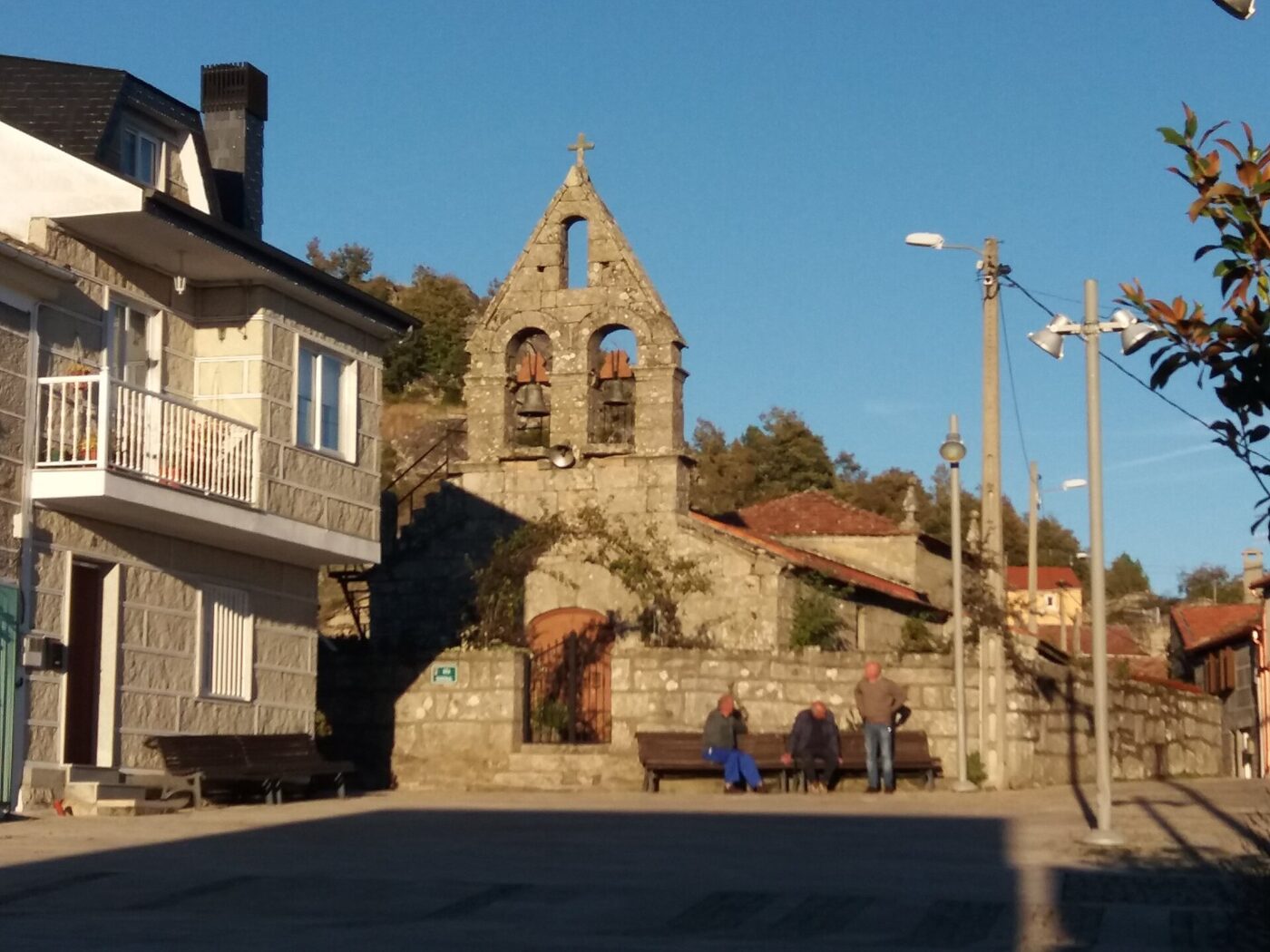 Igrexa de San Roque de Carzoá en Cualedro