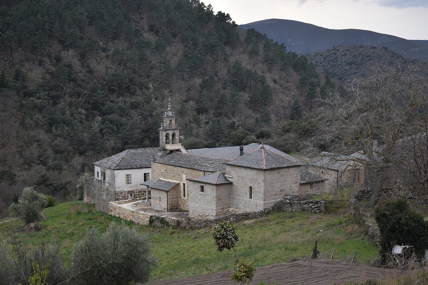 Igrexa de Santa Cruz en O Bolo