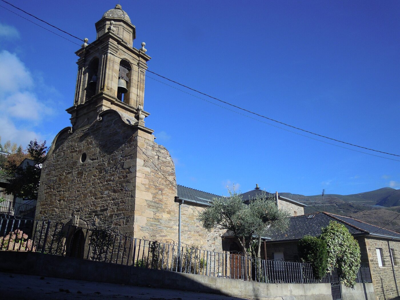 Igrexa de Santa María de Casaio en Carballeda de Valdeorras