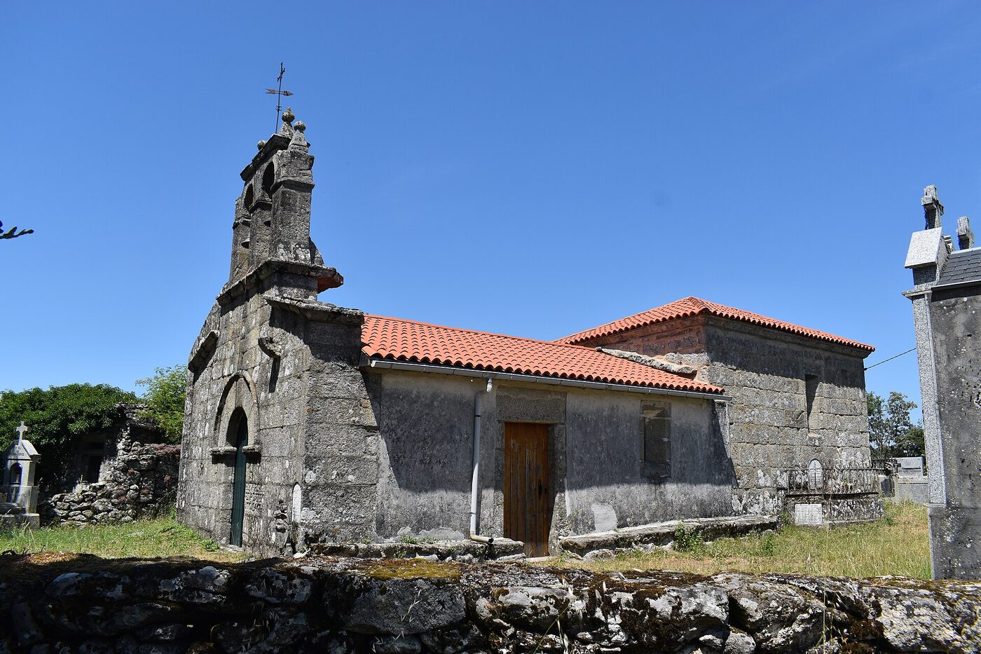 Igrexa de Santa Mariña de Montoedo en A Teixeira