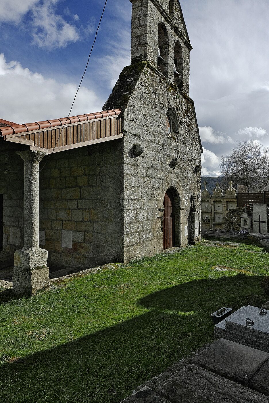 Igrexa de Santa Mariña de Parada de Sil en Parada de Sil