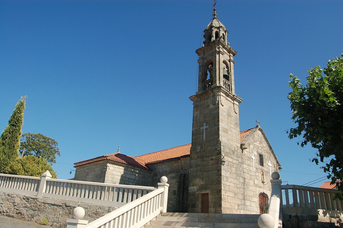 Igrexa de San Pedro de Dimo en Catoira