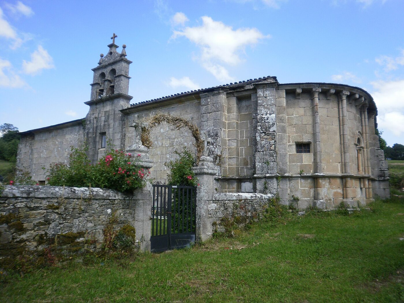 Igrexa de Santa María de Castro de Rei de Lemos en Paradela