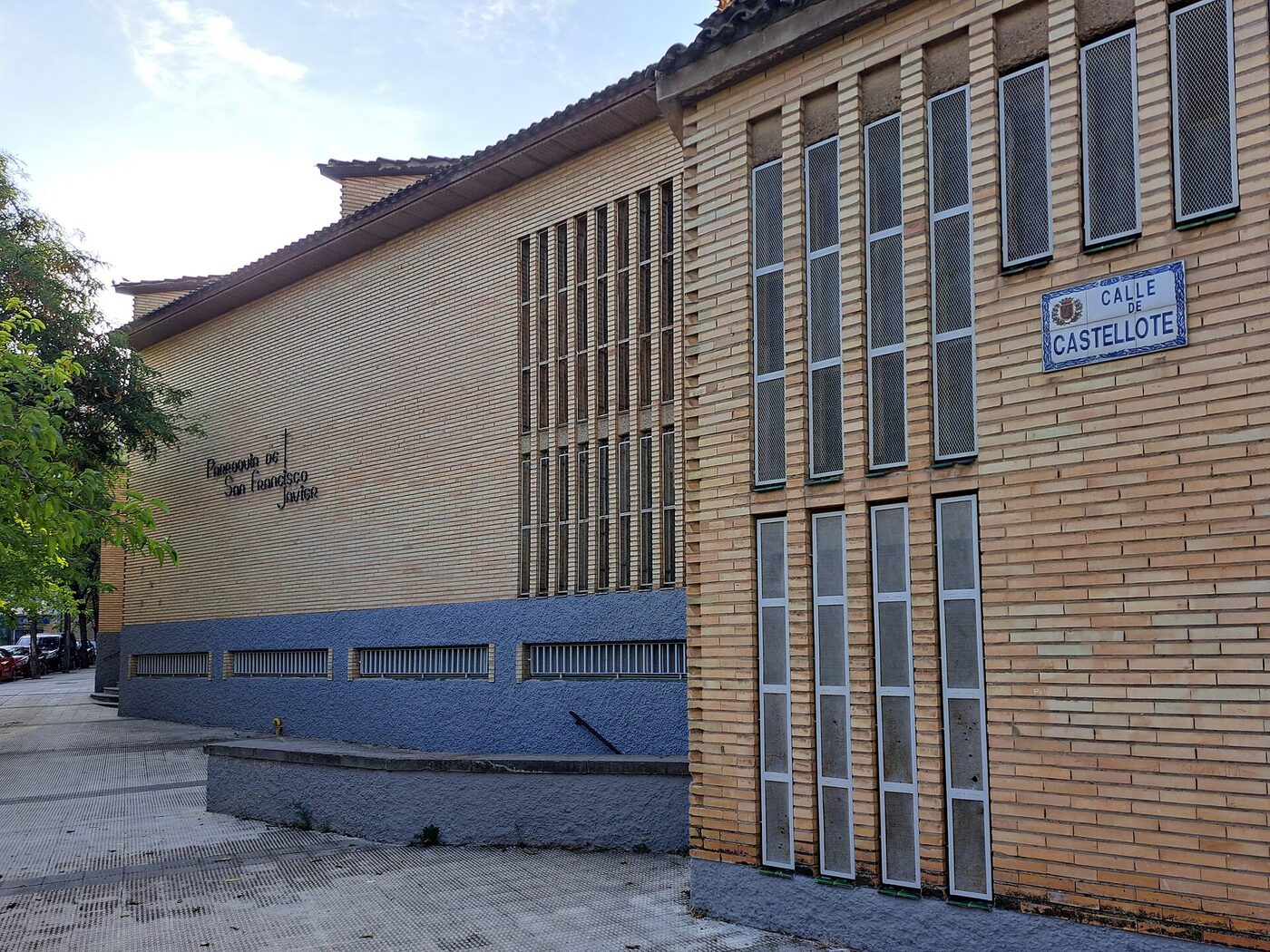 Iglesia Parroquial de San Francisco Javier en Zaragoza