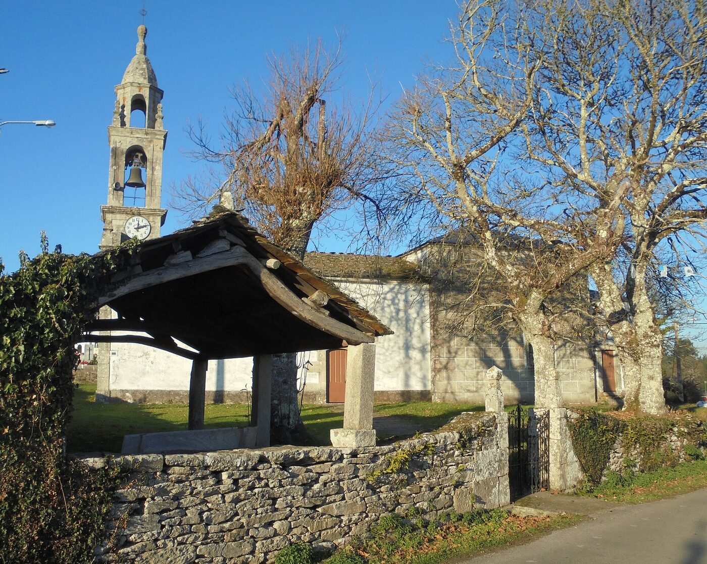 Igrexa de San Vicenzo de Candai en Outeiro de Rei