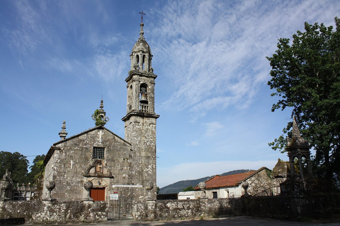 Igrexa de San Tomé de Sorribas en Rois