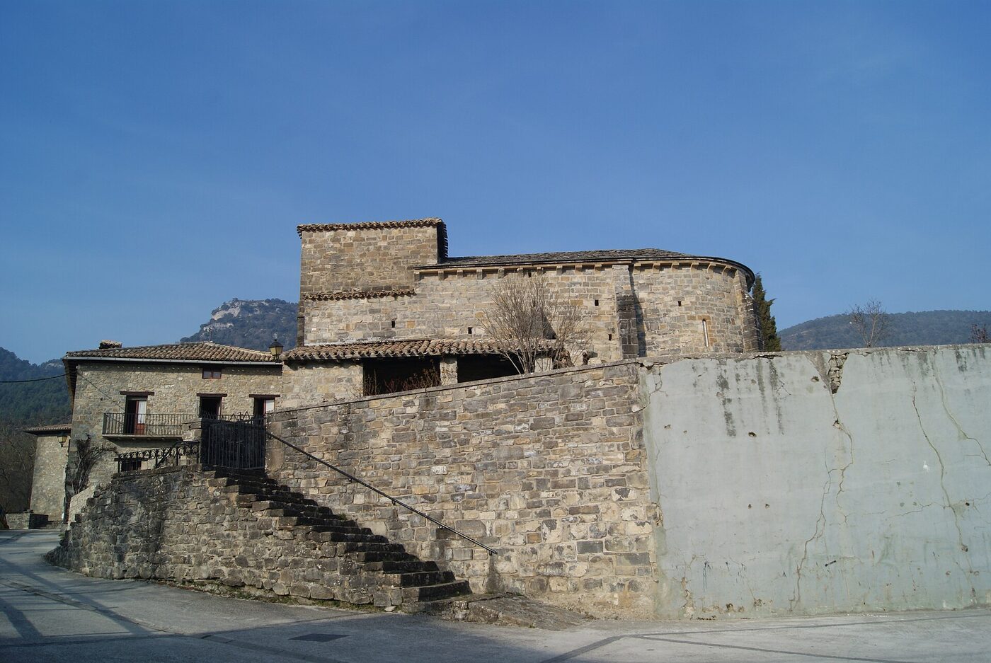 Iglesia de San Esteban en Urraúl Alto