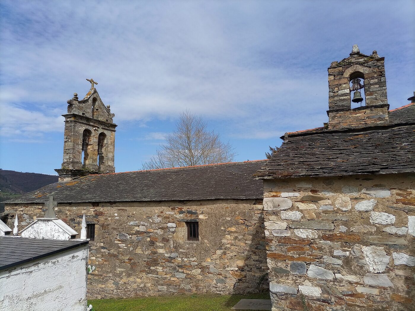 Igrexa de San Salvador de Vilarmide en A Pontenova