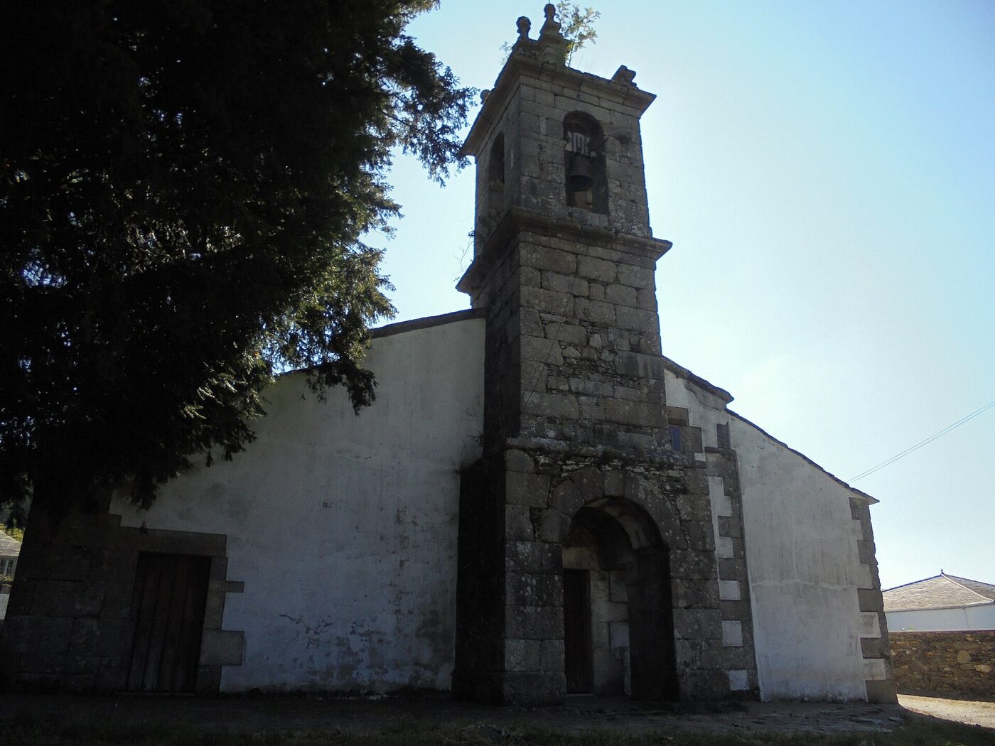 Igrexa de San Pedro da Esperela en O Cádavo