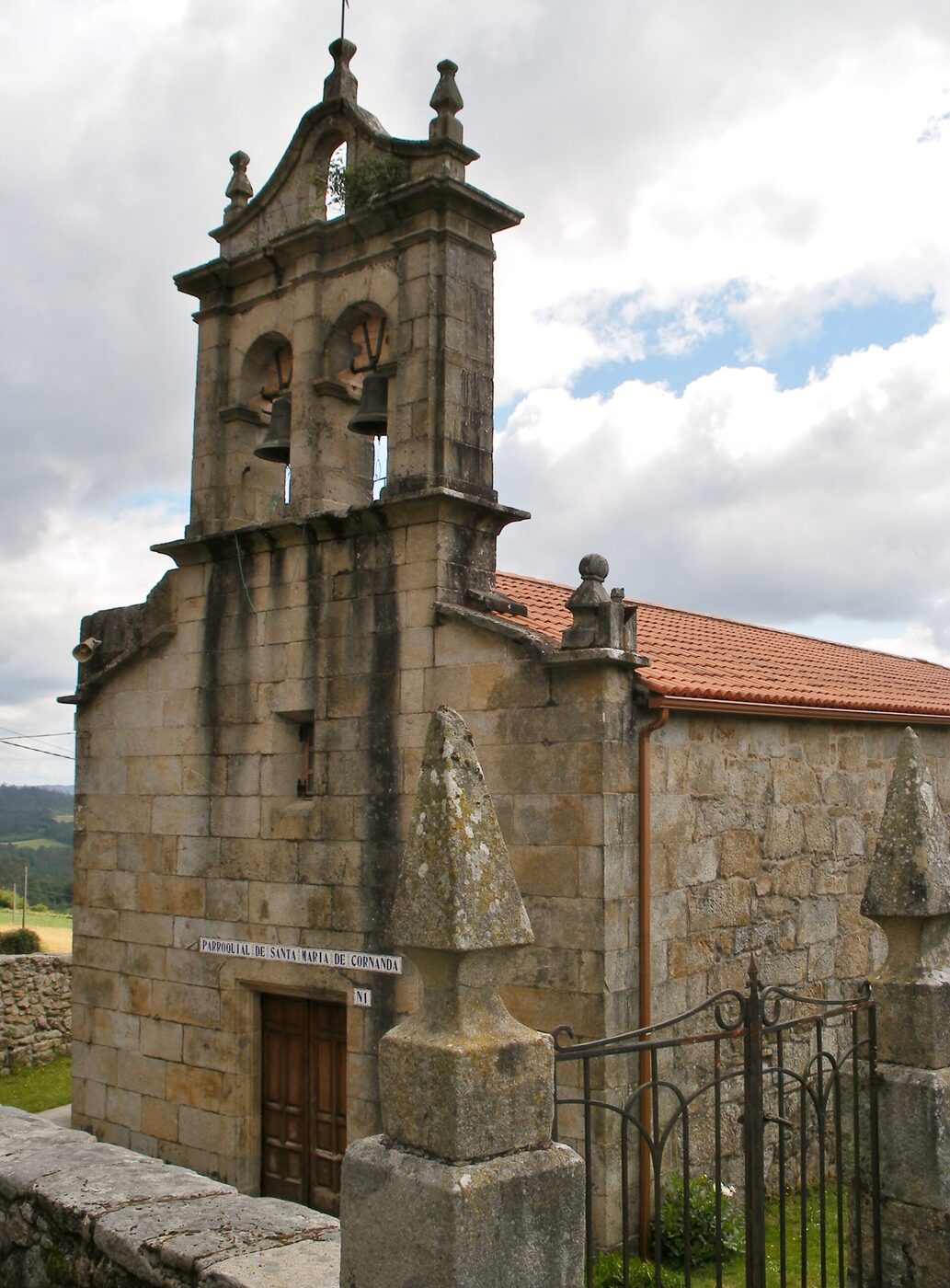 Igrexa de Santa María de Cornanda en Brión