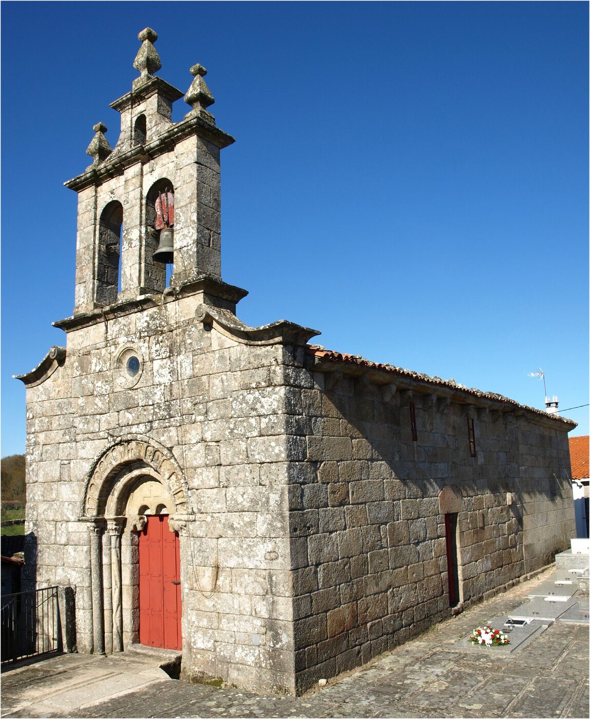 Igrexa de San Miguel de Esporiz en Monterroso