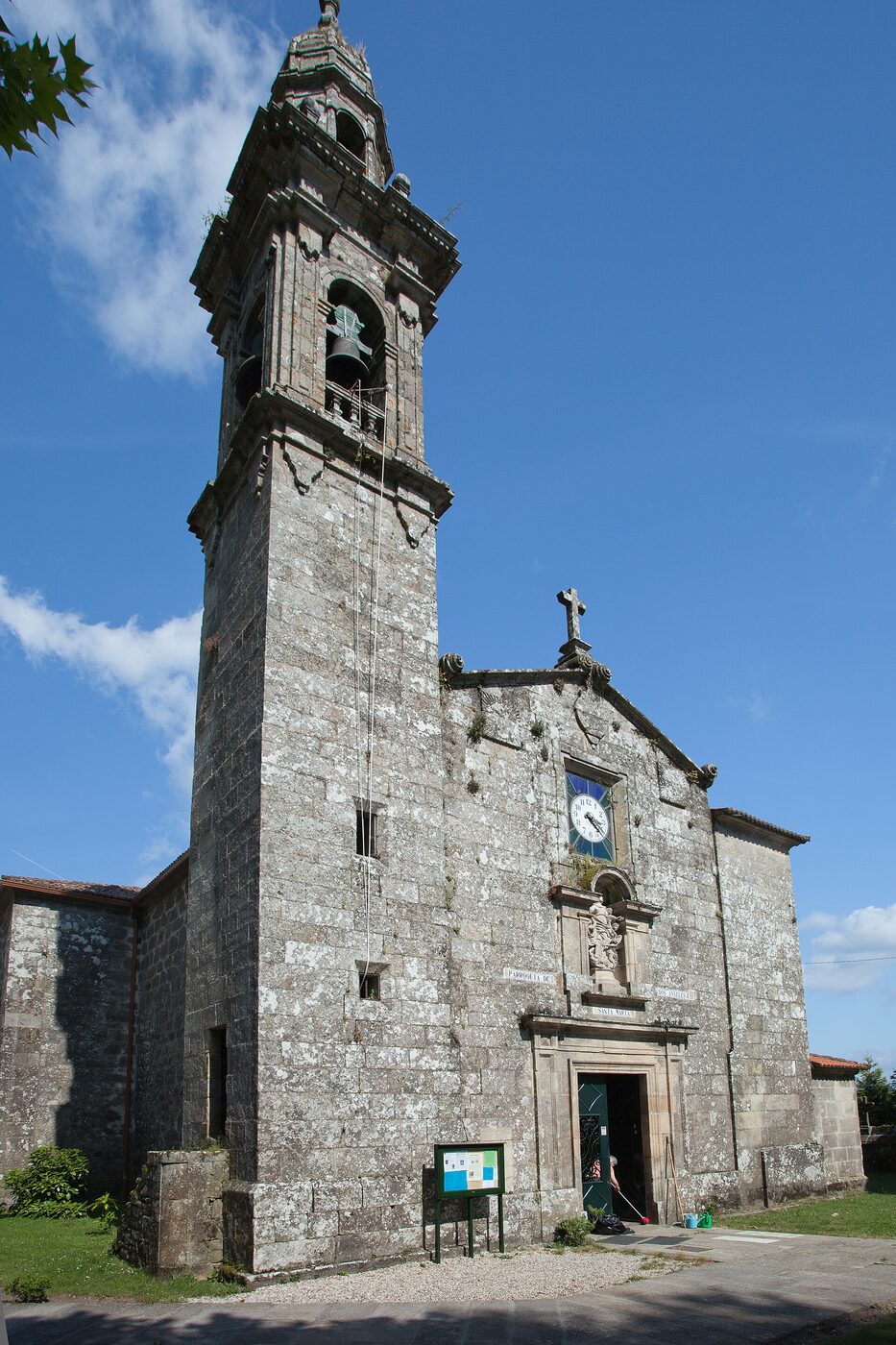 Igrexa de Santa María dos Ánxeles en O Alqueidón