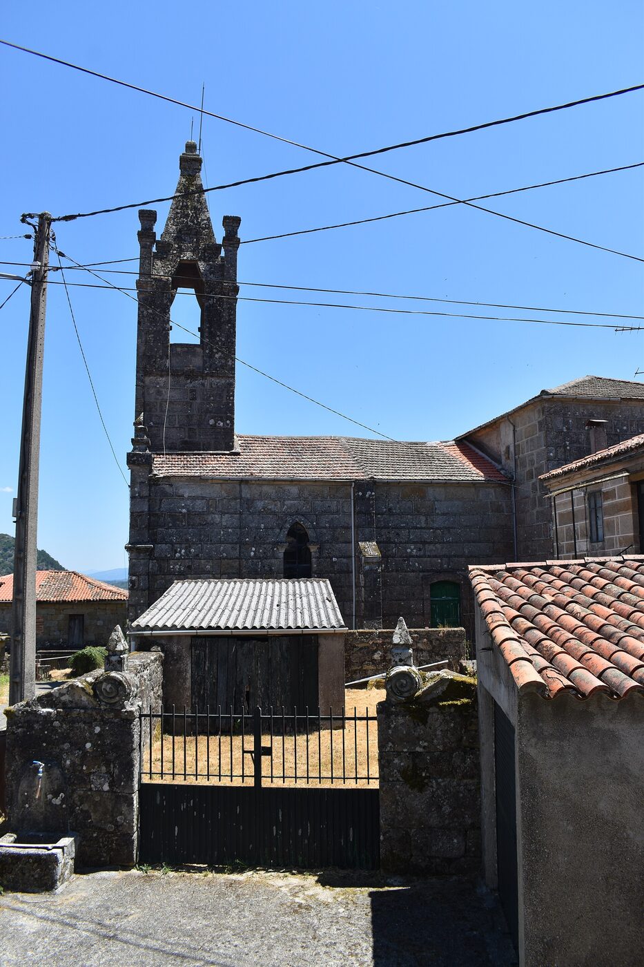 Igrexa de Santiago de Cerreda en Nogueira de Ramuín