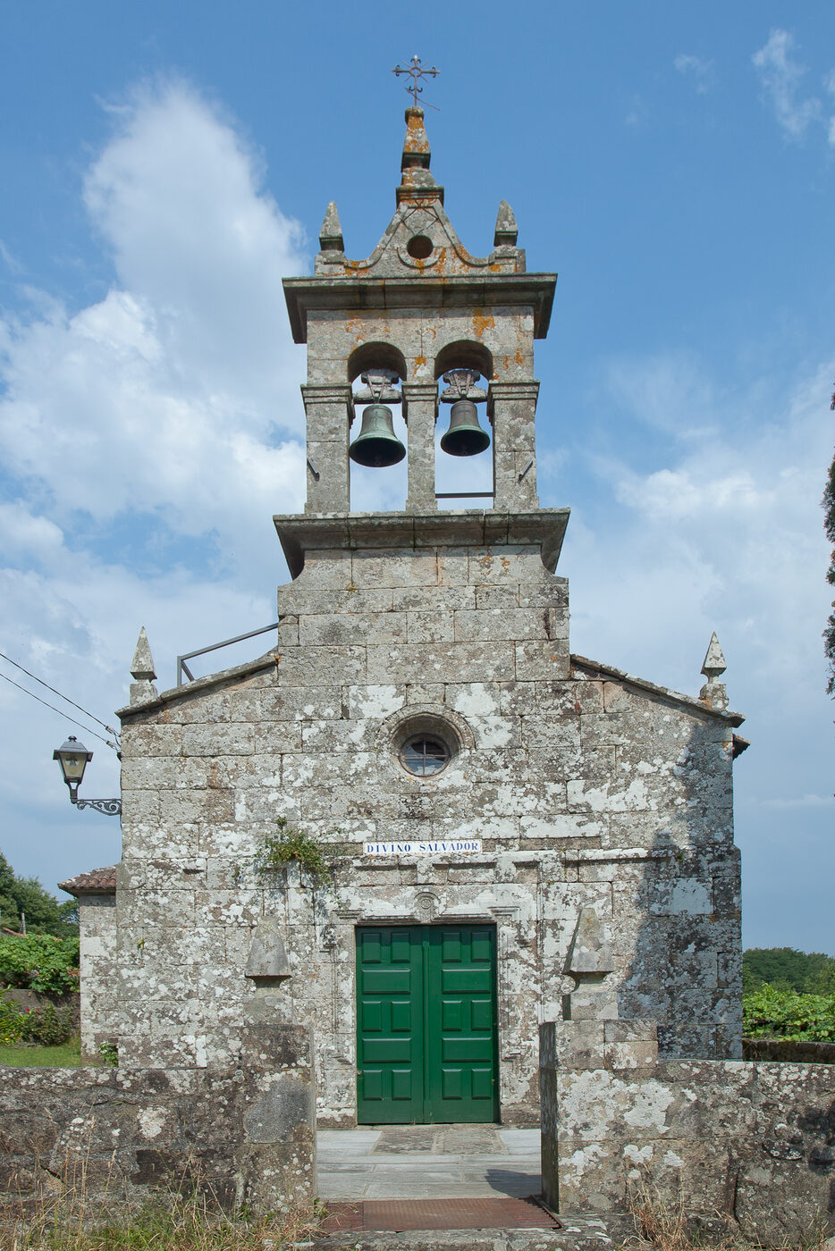 Capela de San Salvador de Bastavales en O Alqueidón