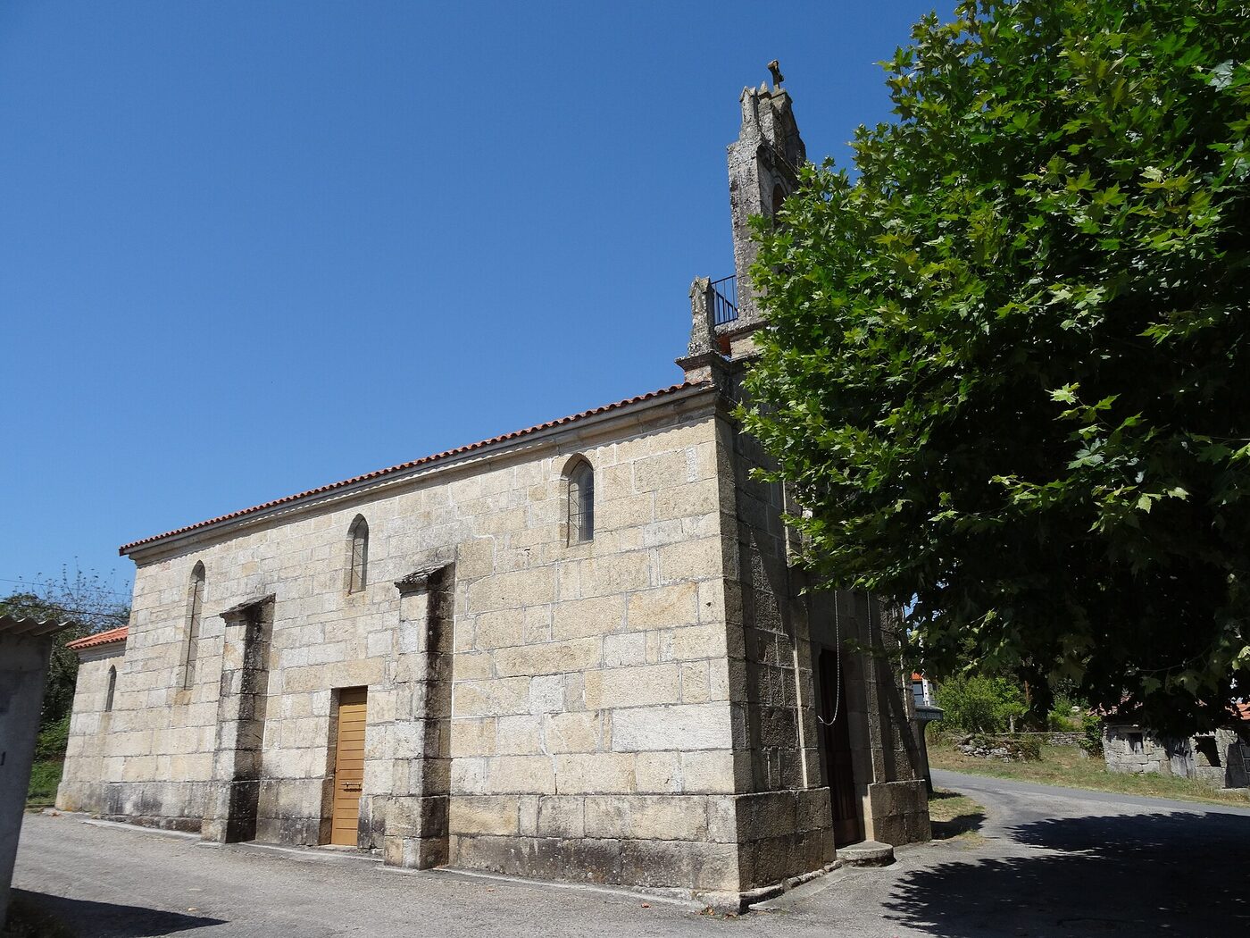 Igrexa de San Mamede de Rañestres en Maside