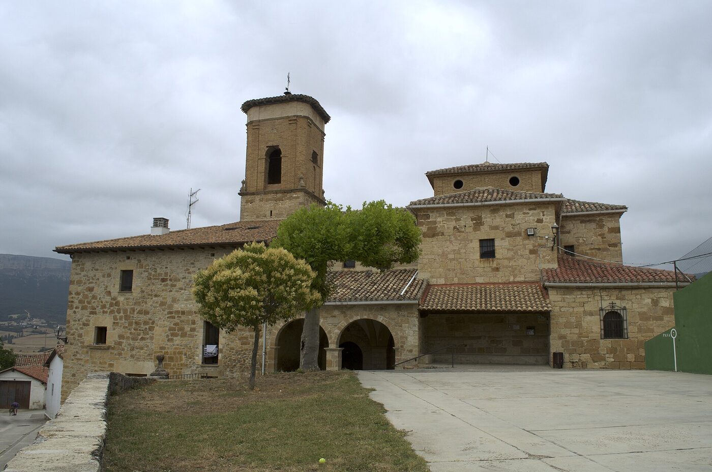 Iglesia de San Sebastián en Allín