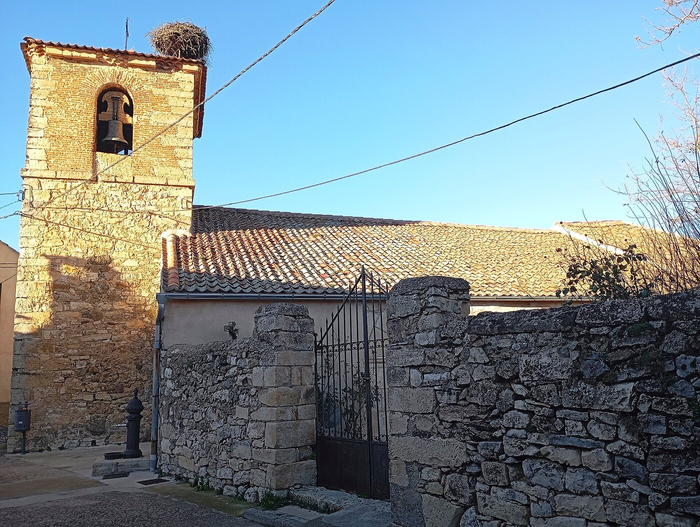 Iglesia de Santa Ana en Torre Val de San Pedro