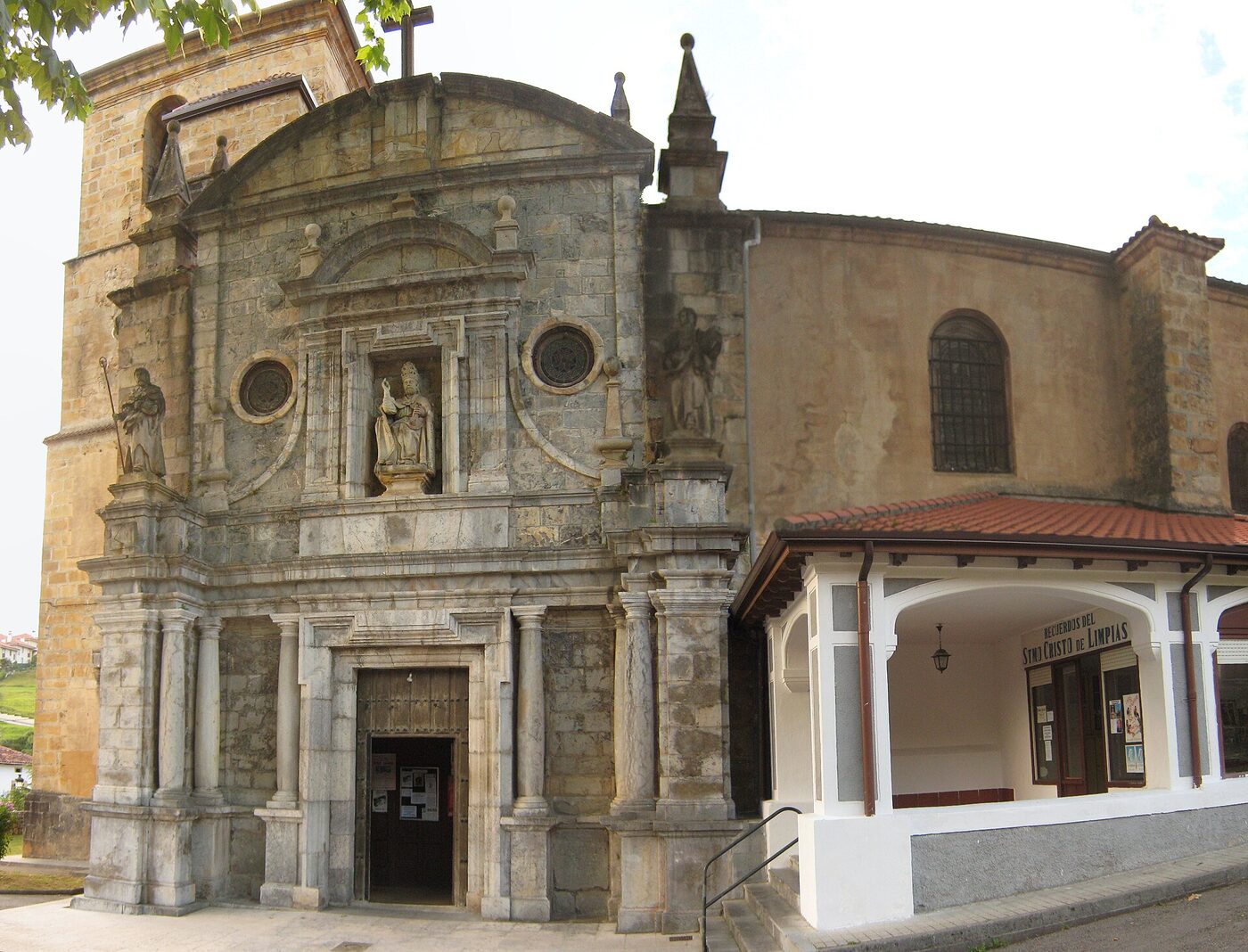Iglesia de San Pedro en Limpias