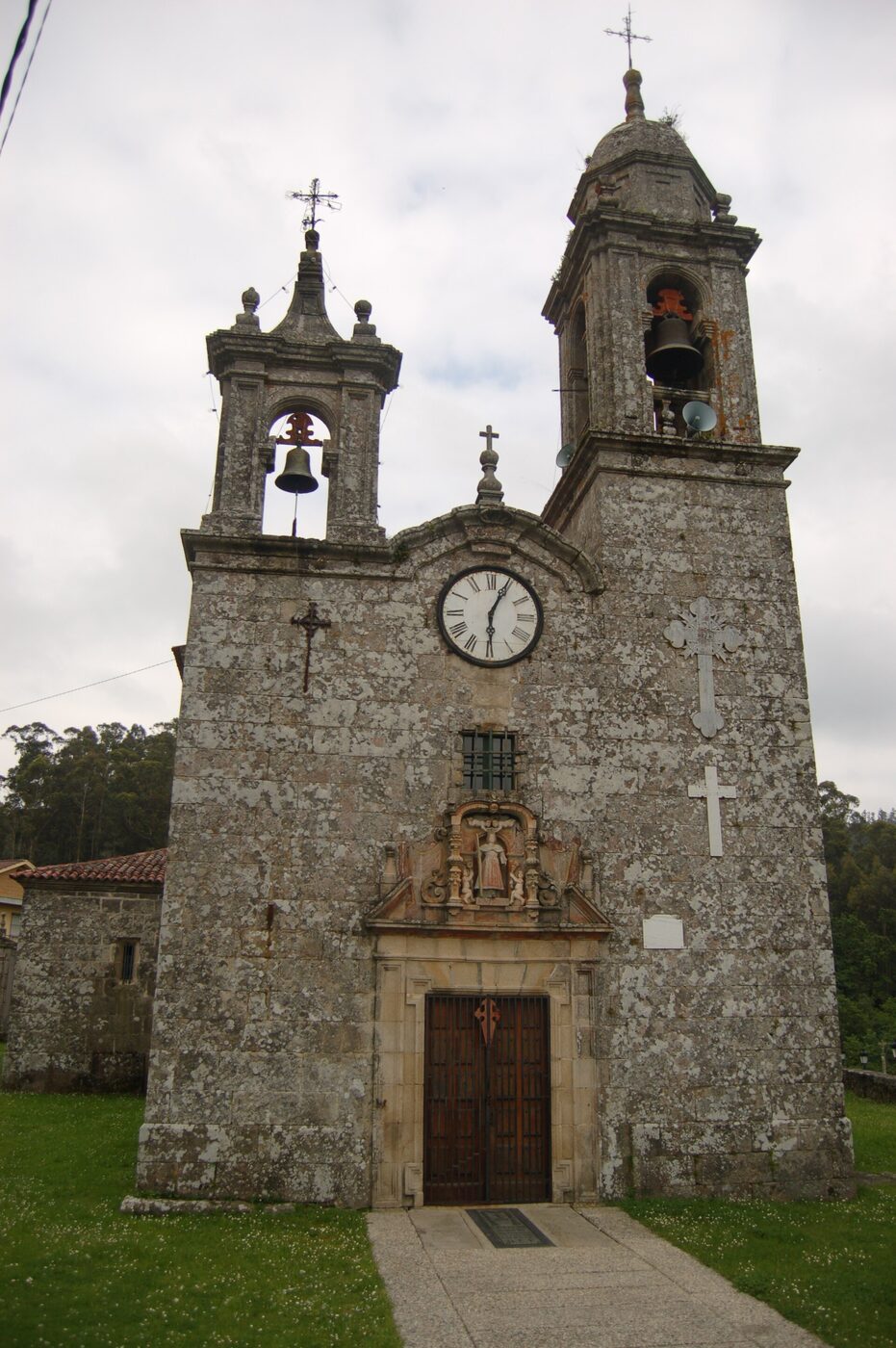 Igrexa de Santa Xusta de Moraña en Moraña