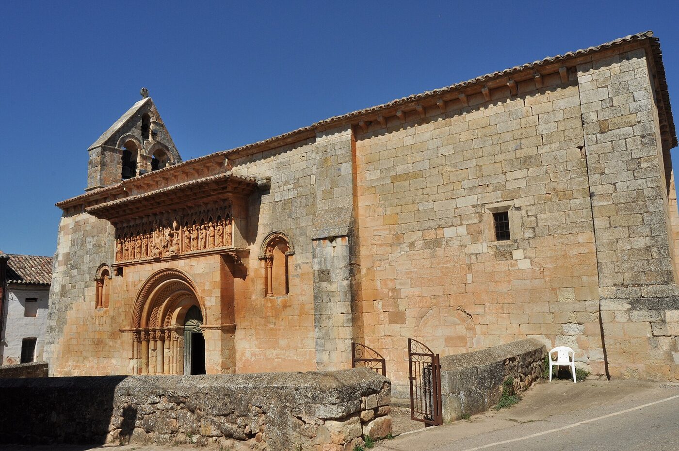 Iglesia de San Juan Bautista en Olmos de Ojeda