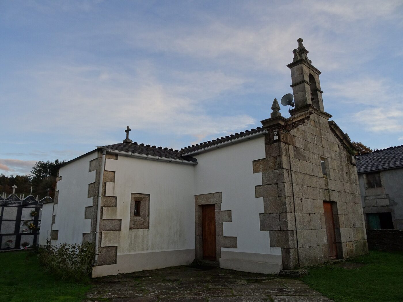Igrexa de San Vicente de Pena en Begonte