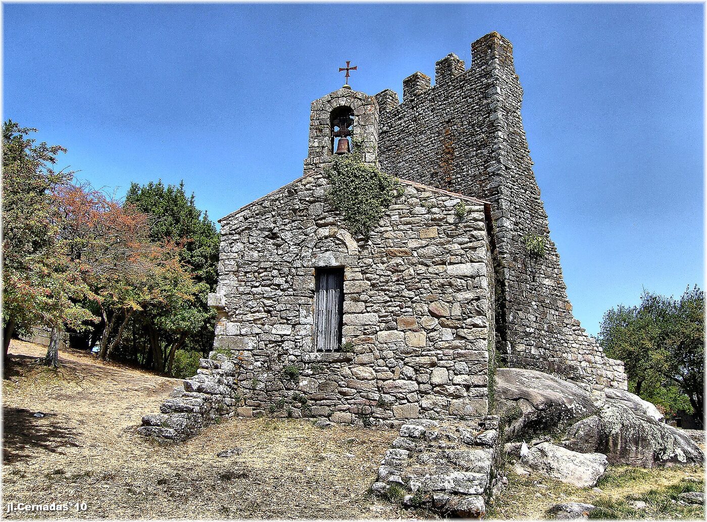 Capela de Santiago de Oeste en Catoira