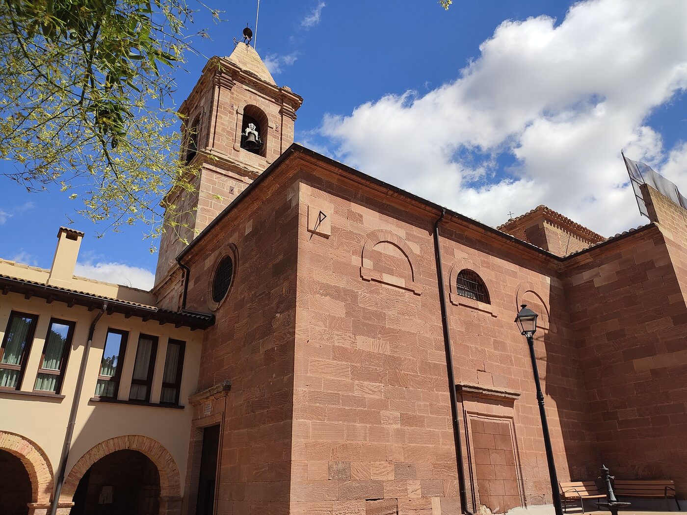 Nuestra Señora de la Asunción en Etayo