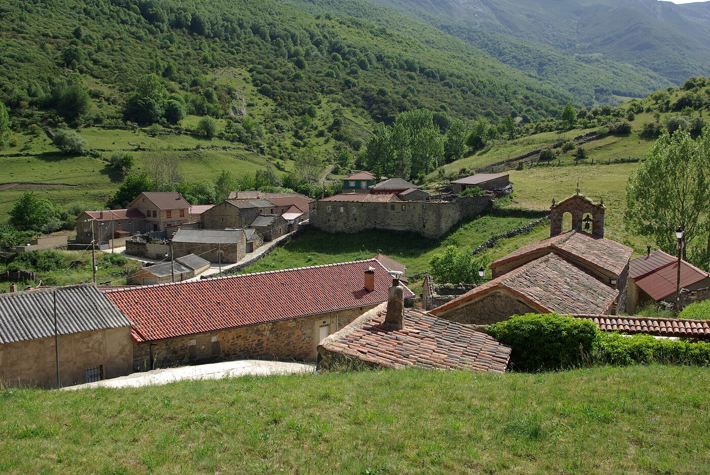 Iglesia de San Vicente de Piedrafita de la Mediana en Cármenes