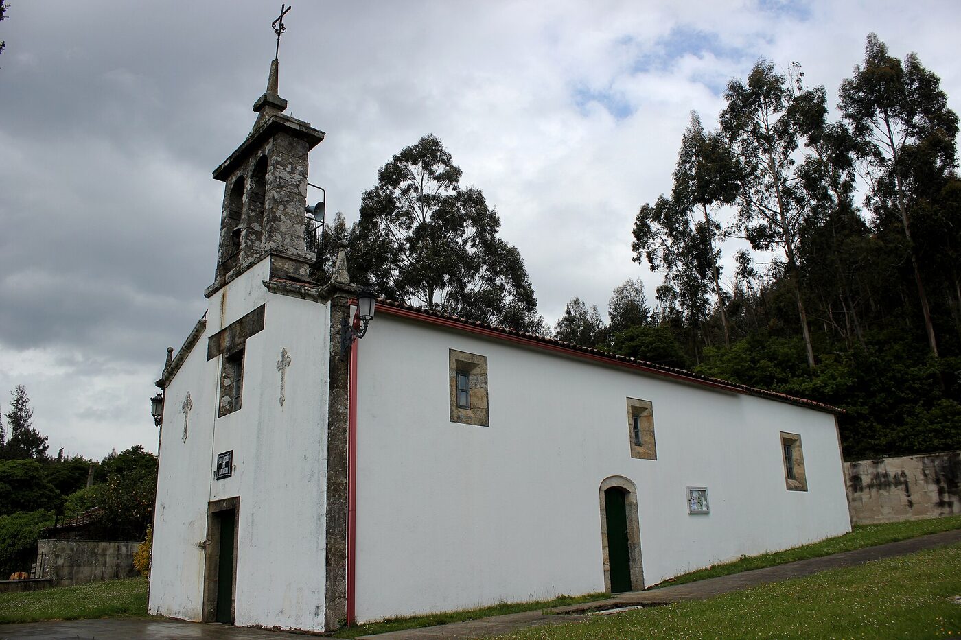 Igrexa de San Pedro de Loureda en Boqueixón