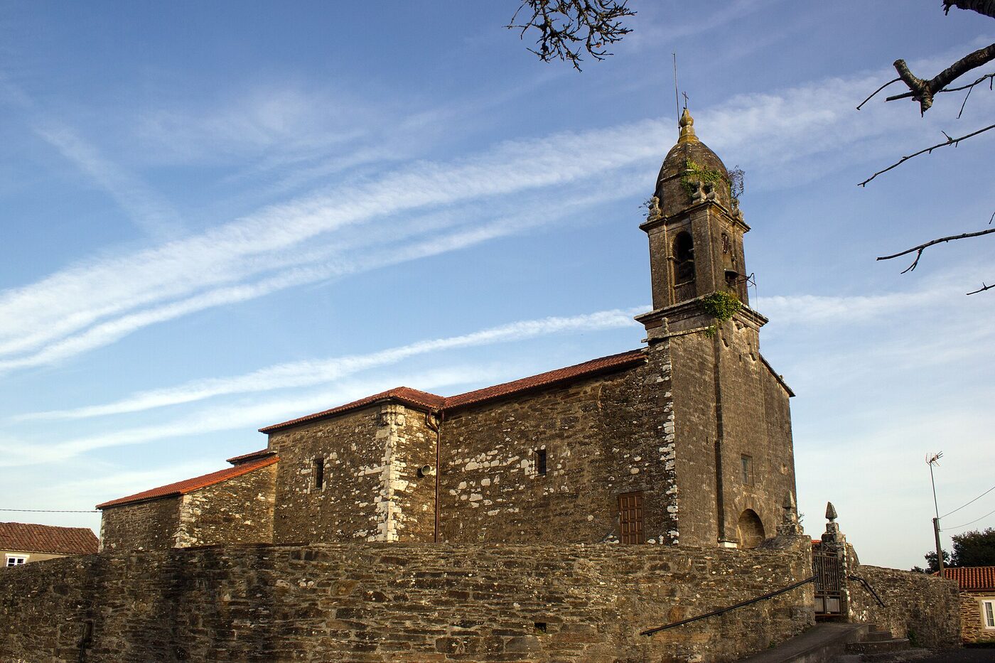 Igrexa de San Fiz de Quión en Touro