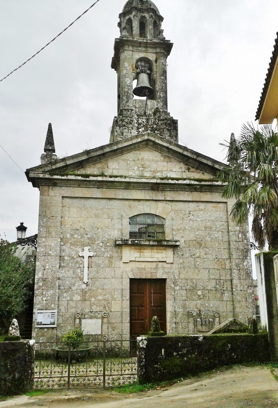 Igrexa de Santa María de Oural en Boqueixón