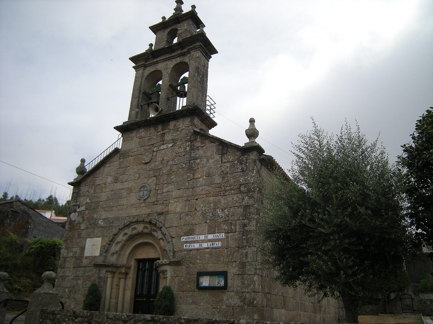 Igrexa de Santa María de Lampai en Teo