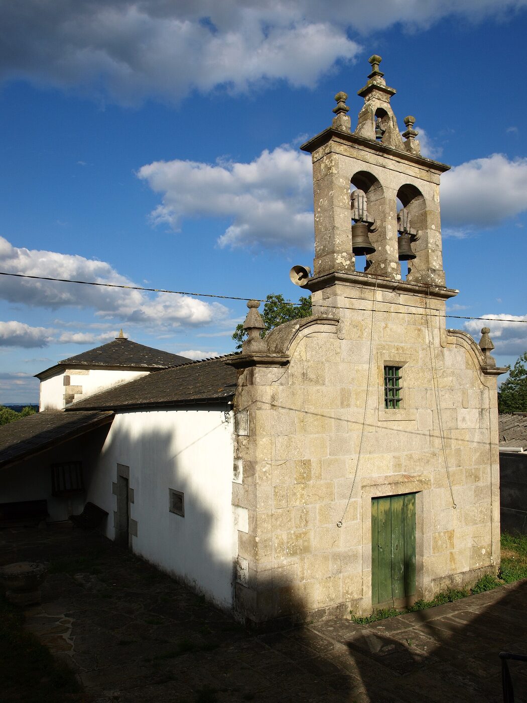 Igrexa de San Pedro de Vilaxuste en Portomarín