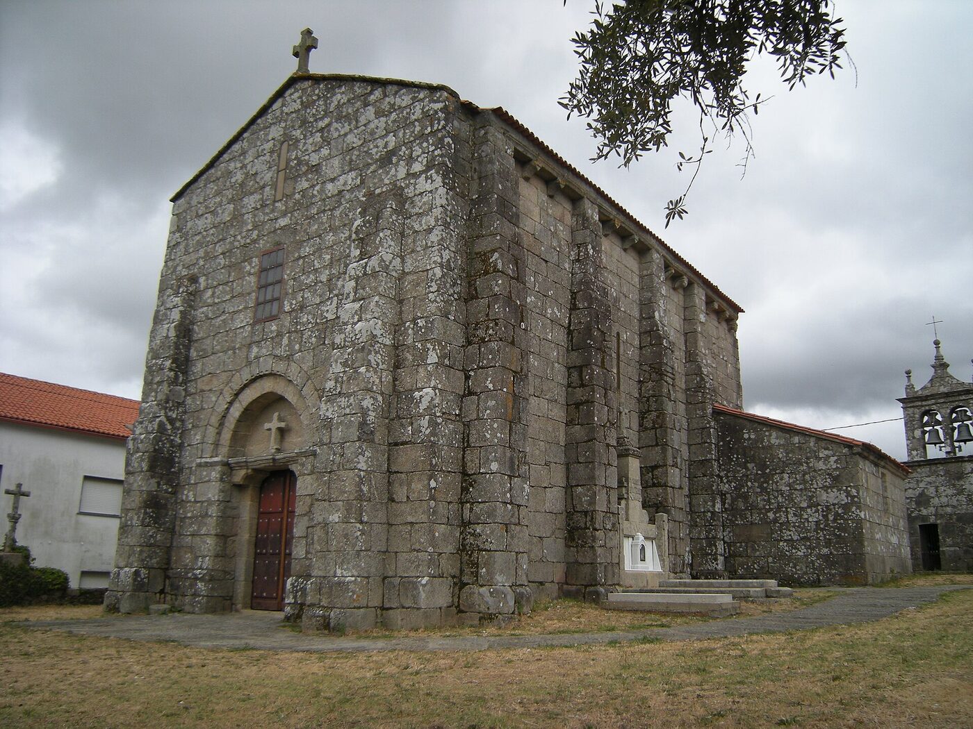 Igrexa de Santa María de Xanza en Ponte Valga