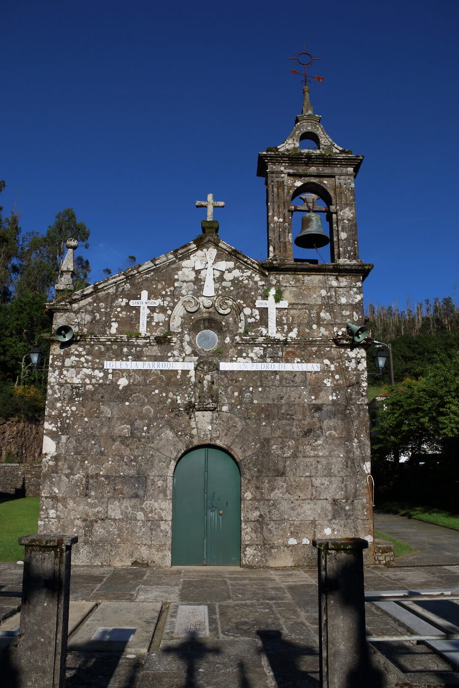 Igrexa de San Pedro de Xallas en Negreira