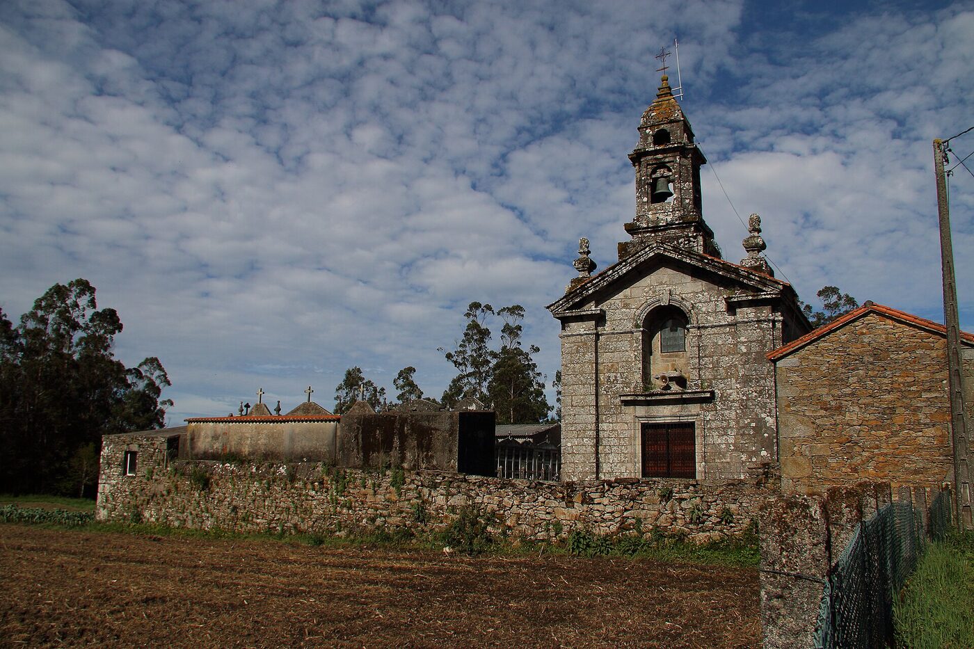 Igrexa de San Martiño de Broño en Negreira