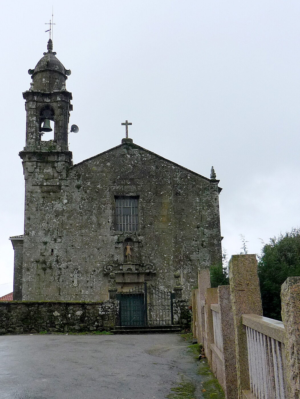 Igrexa de San Xián de Laíño en Tallós