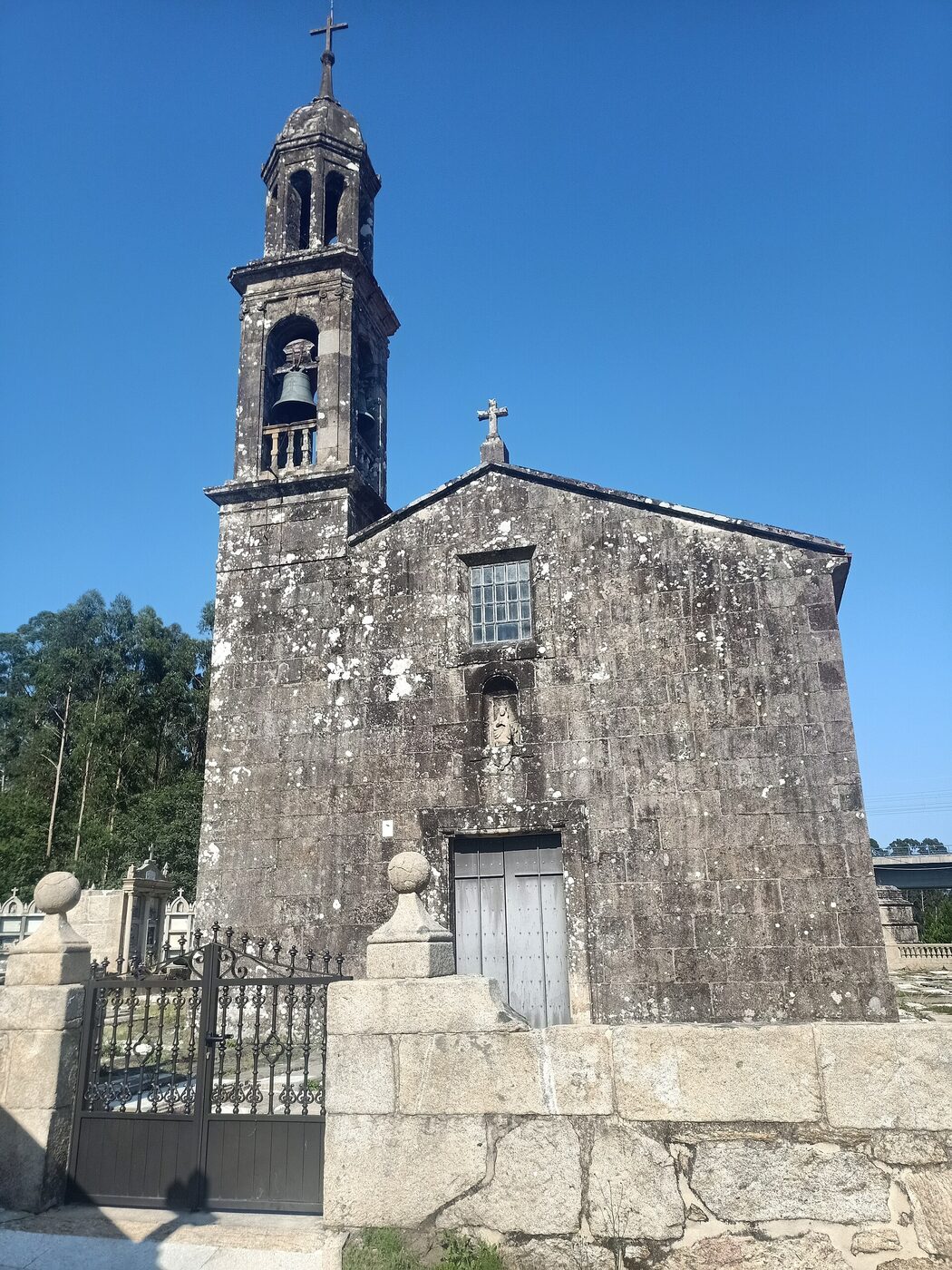 Igrexa de San Xoán de Laíño en Dodro