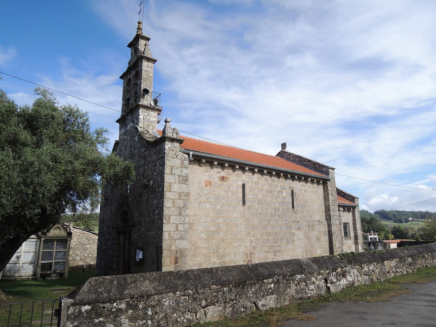 Igrexa de Santa María de Loimil en A Estrada