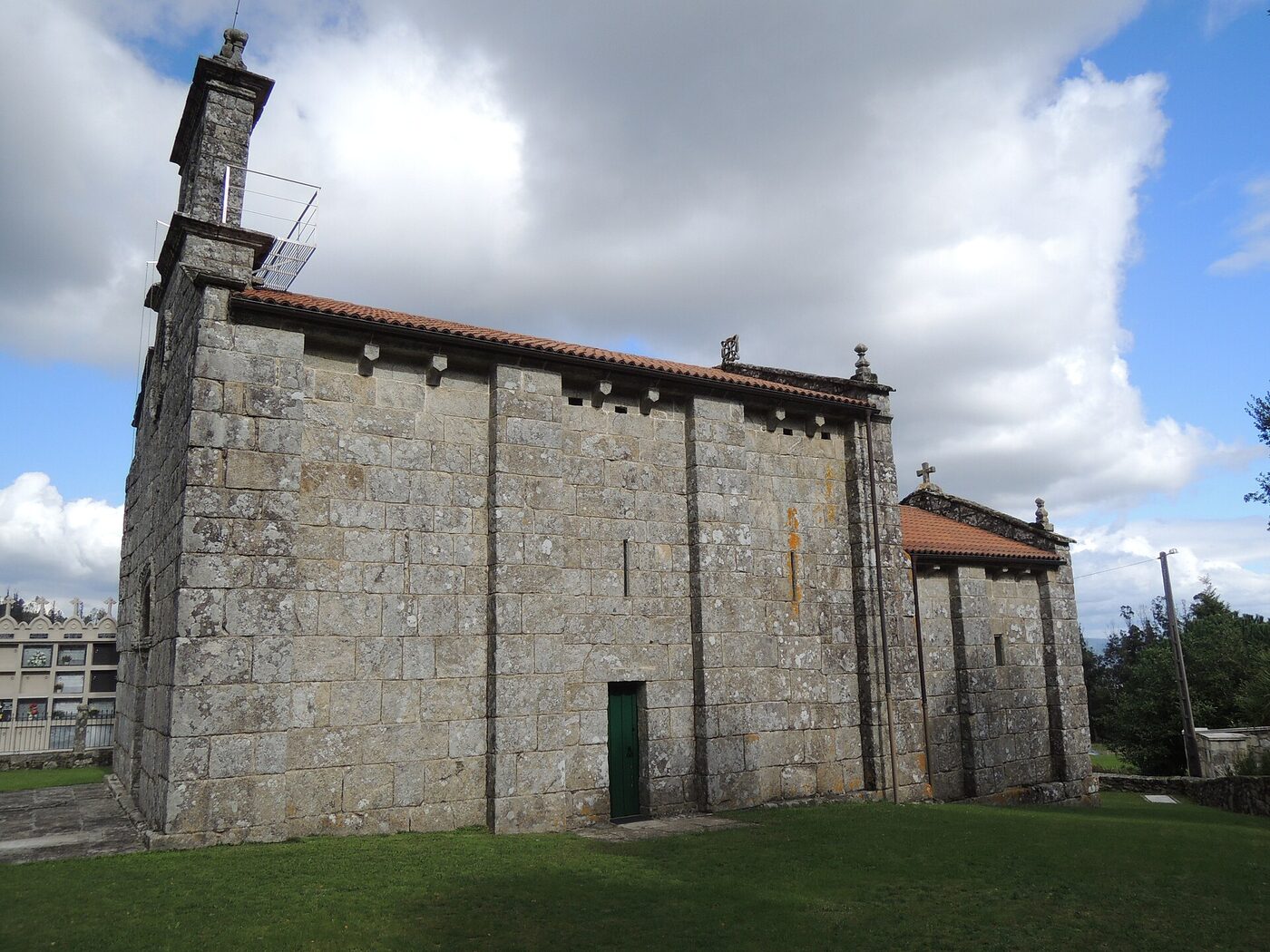 Igrexa de Santa María de Frades en A Estrada