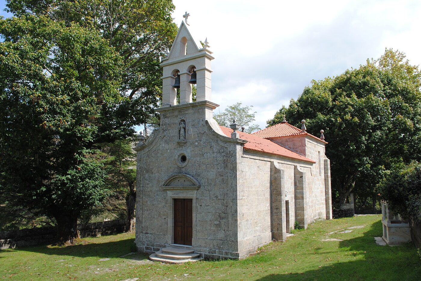 Igrexa de San Vicente de Oitavén en A Igrexa