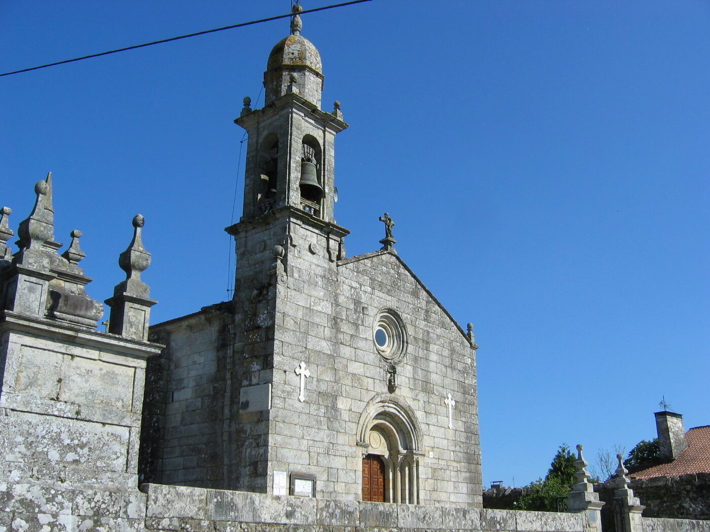 Igrexa de San Vicenzo de Cespón en Boiro